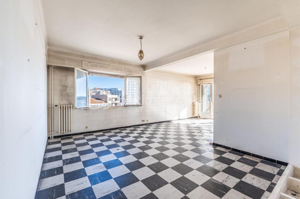 PEPITE À RENOVER – 4 pièces – 2 chambres – 75 m²