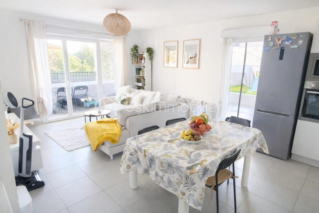 T4 Appartement familial avec terrasses et jardin – 4 pièces – 3 chambres – 74 m²