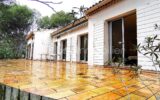 Magnifique maison sur une grande parcelle avec une dépendance et un garage , au bord de la plage de l’étang de Berre , sur Saint-Chamas – 4 pièces – 3 chambres – 127 m²