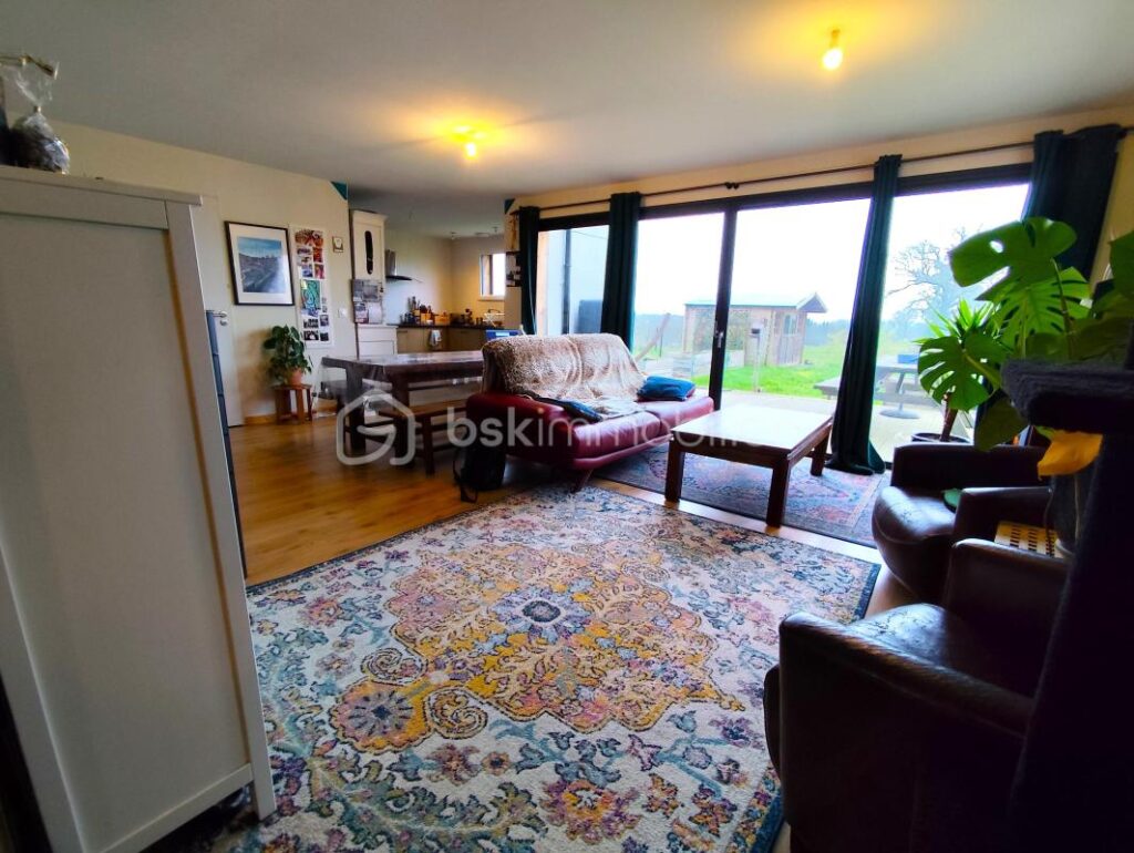 Maison de plein pied de 73 m2 sur la commune de Lécousse – 3 pièces – 2 chambres – 72 m²