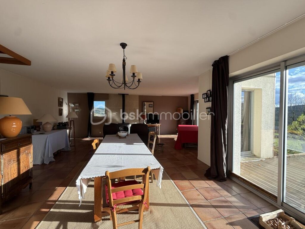 Maison avec vue imprenable – 4 pièces – 3 chambres – 120 m²