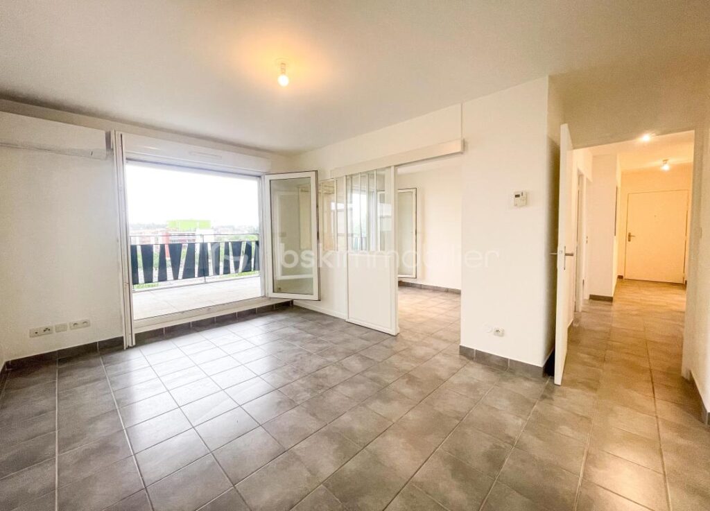 T3 Montpellier Malbosc – Dernier étage – Terrasse 20m² sans vis-à-vis – 2 parkings – Rénové – Tramway – 3 pièces – 2 chambres – 57 m²