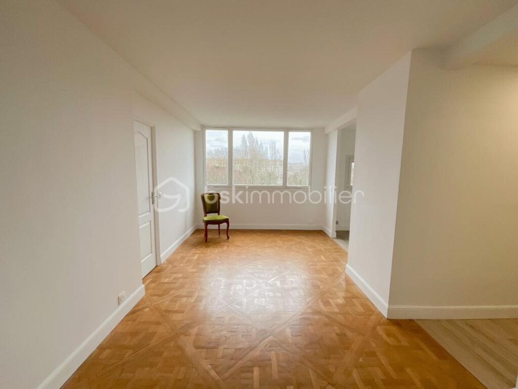 Charmant duplex T3 entièrement rénové, situé à la limite d’Antony, au sein du Domaine de la Peupleraie – 3 pièces – 2 chambres – 59 m²