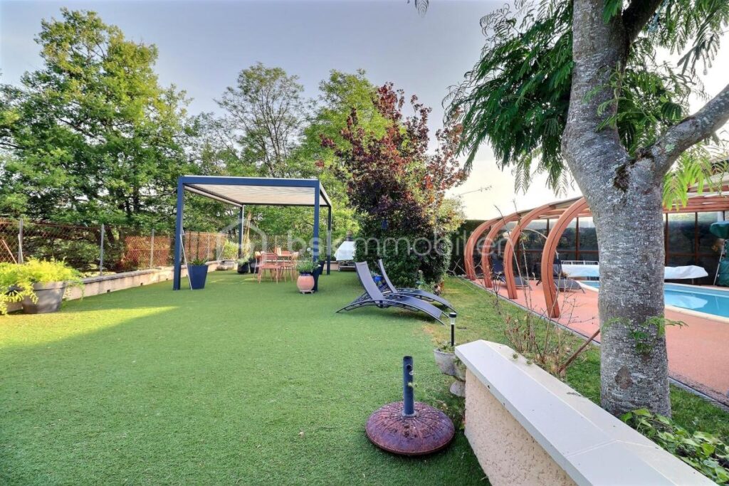 Maison 154m² 63300 Thiers – 5 pièces – 4 chambres – 154 m²