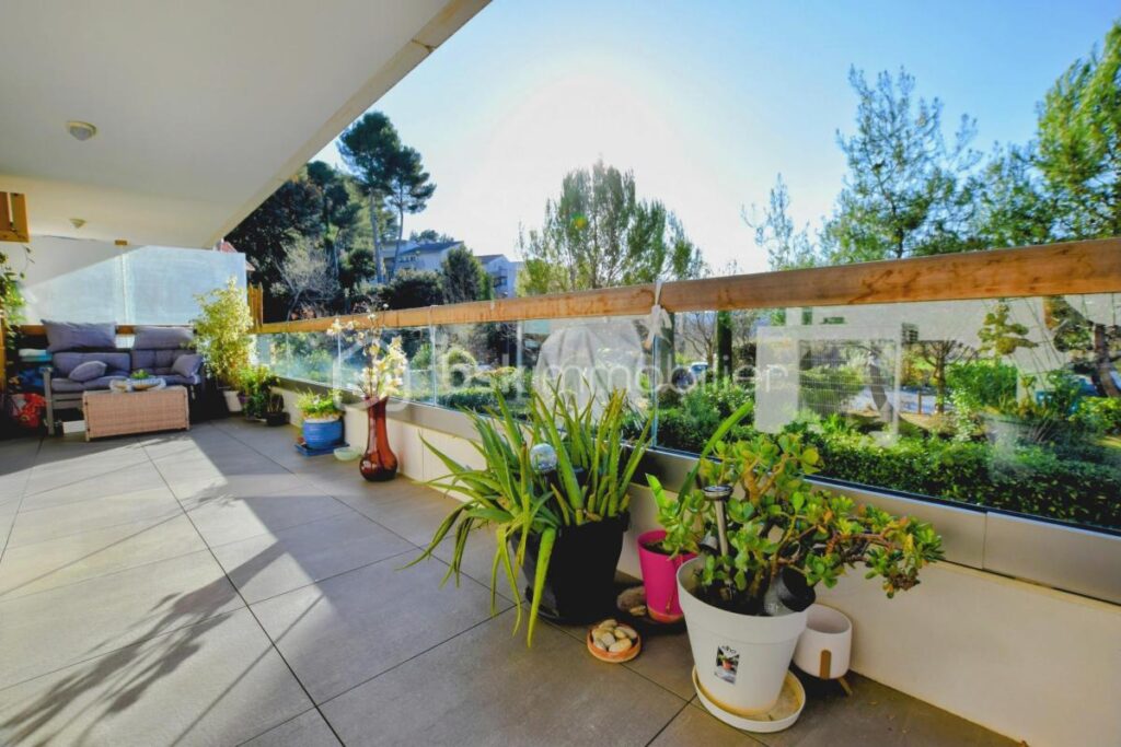 SUPERBE 3 PIECES DANS RÉSIDENCE DE STANDING (le Green domaine)ET 2 PARKINGS PRIVATIFS – 3 pièces – 2 chambres – 63 m²