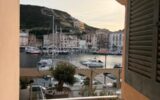 PLEIN SUD POUR CET APPARTEMENT AVEC VUE PANORAMIQUE SUR LE PORT – 2 pièces – 1 chambre – 38 m²