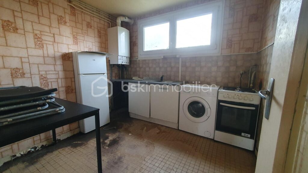 Appartement F3 de 66m² / 3 chambres/ ascenseur – 4 pièces – 3 chambres – 66 m²