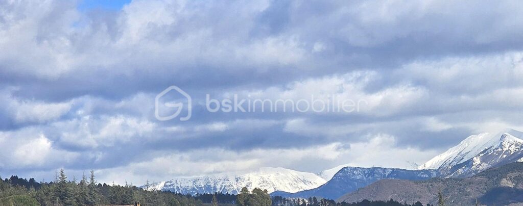 Terrain plat constructible 1 000 m² divisible – 5 mn Sud Digne-les-Bains – NR pièces – NR chambres – 1000 m²