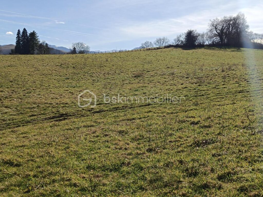 Terrain constructible et viabilisé, vue montagne – NR pièces – NR chambres – 1230 m²