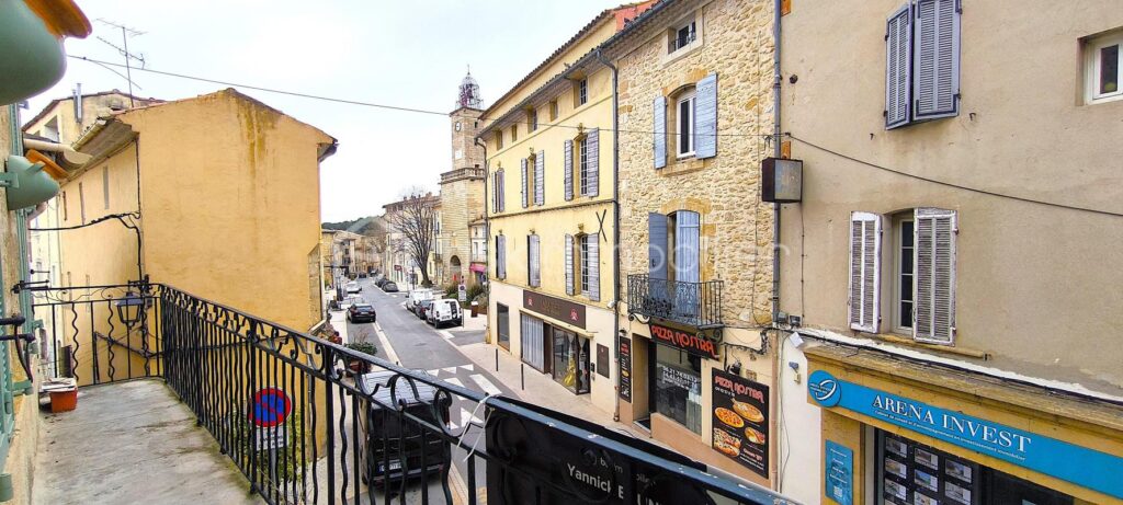 Achat appartement de 71 m2 , en plein centre de Lambesc – 2 pièces – 1 chambre – 71 m²