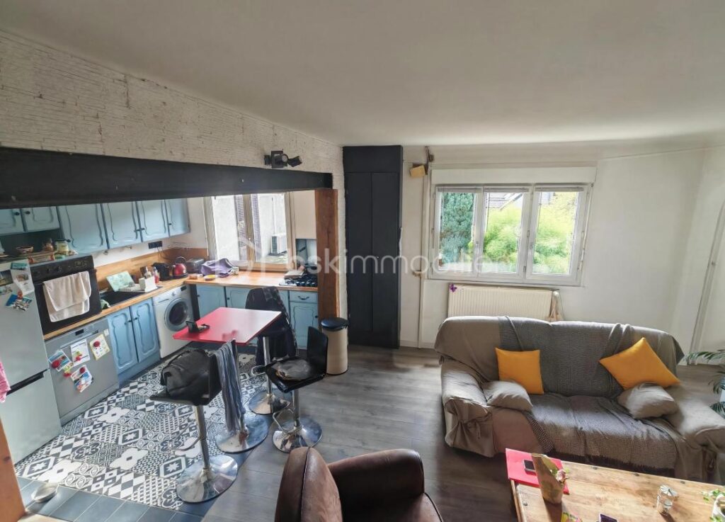 CREIL – Maison individuelle 6 pièces – 102 m² habitables / 160 m² au sol – Grand jardin devant et derrière – Exposition plein sud – 6 pièces – 2 chambres – 101 m²