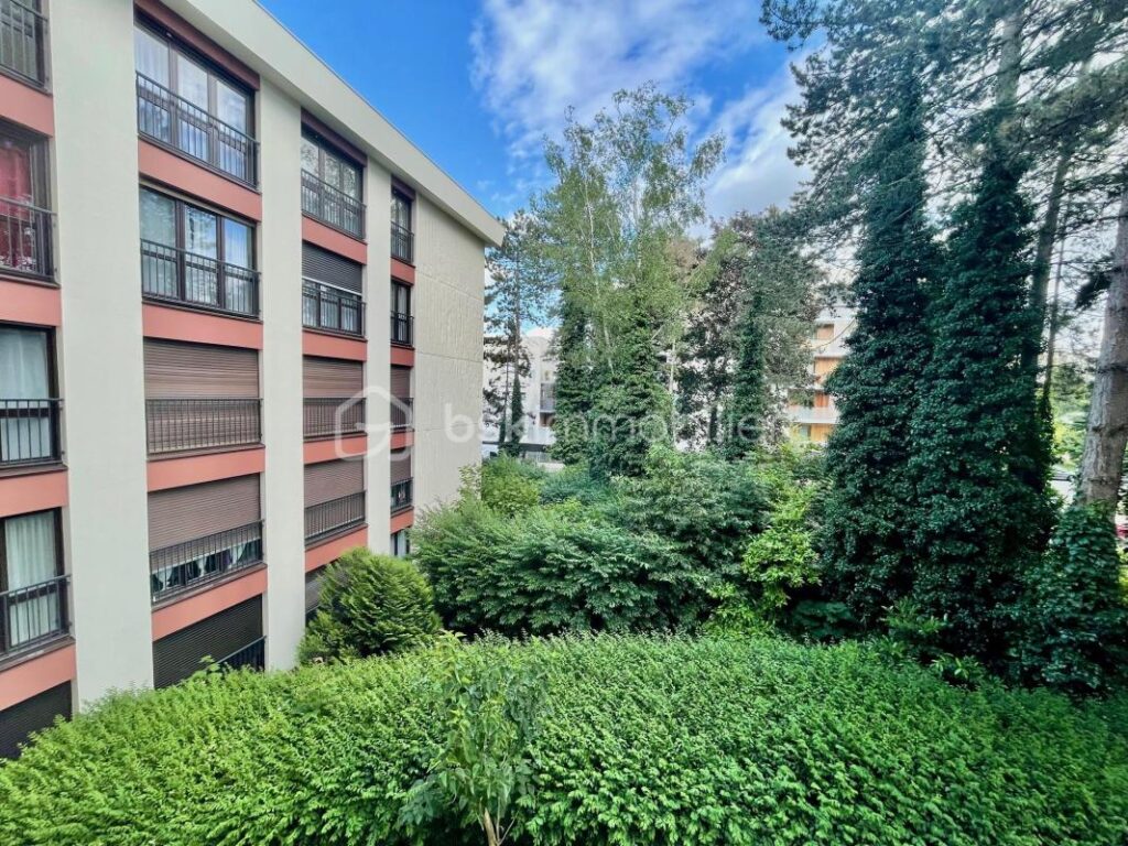 Résidence LES CHAMPS LASNIERS beau F5 avec cave et 2 places de parking privé en sous sol – 5 pièces – 3 chambres – 96 m²