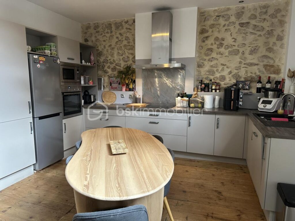 Coup de cœur assuré : maison de caractère avec terrasse panoramique et volumes atypiques – 4 pièces – 3 chambres – 87 m²