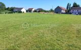 À vendre chez BSK immobilier, terrain constructible et viabilisé à la Guerche-sur-l’Aubois – NR pièces – NR chambres – 1502 m²