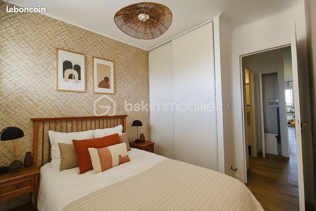 🏖 T2 rénové avec belle loggia – Vue Albères – Dernier étage ascenseur avec parking et cave – Plage à pied – 2 pièces – 1 chambre – 28 m²