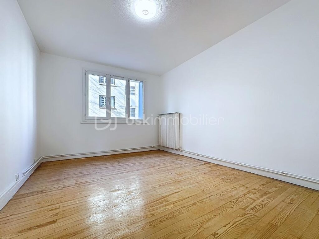 T5 79 m² • 4 chambres • Idéal colocation • Rentabilité attractive • Grenoble / limite Saint-Martin-d’Hères – 5 pièces – 4 chambres – 79 m²