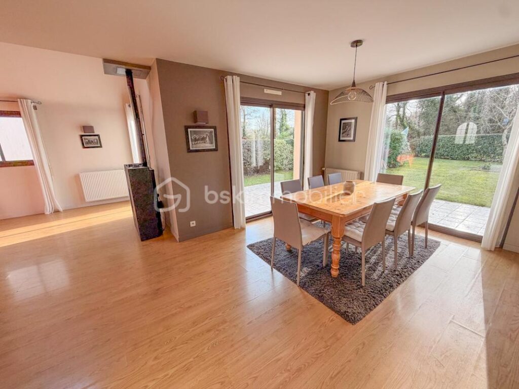 PLOEREN – Superbe Maison de 102 m2 – Superbe environnement – 5 pièces – 3 chambres – 102 m²