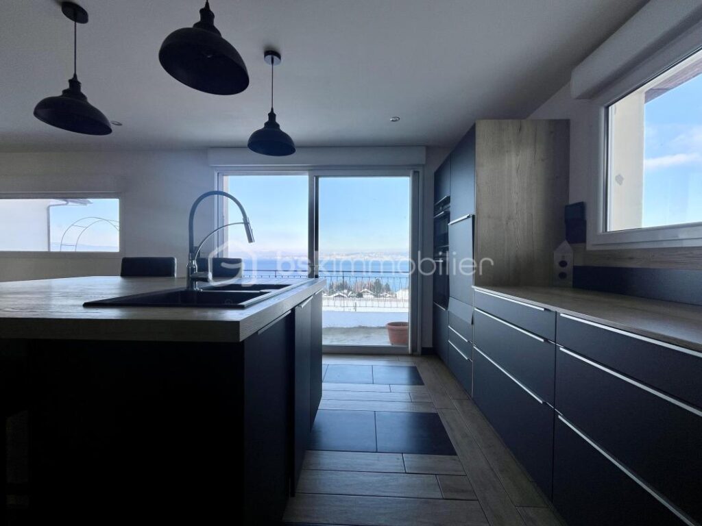 DPT HAUTE SAVOIE (74) – MAISON FAMILIALE AVEC VUE SUR LE LAC LEMAN – Lugrin (Hauteurs d’Évian) – 6 pièces – 4 chambres – 166 m²