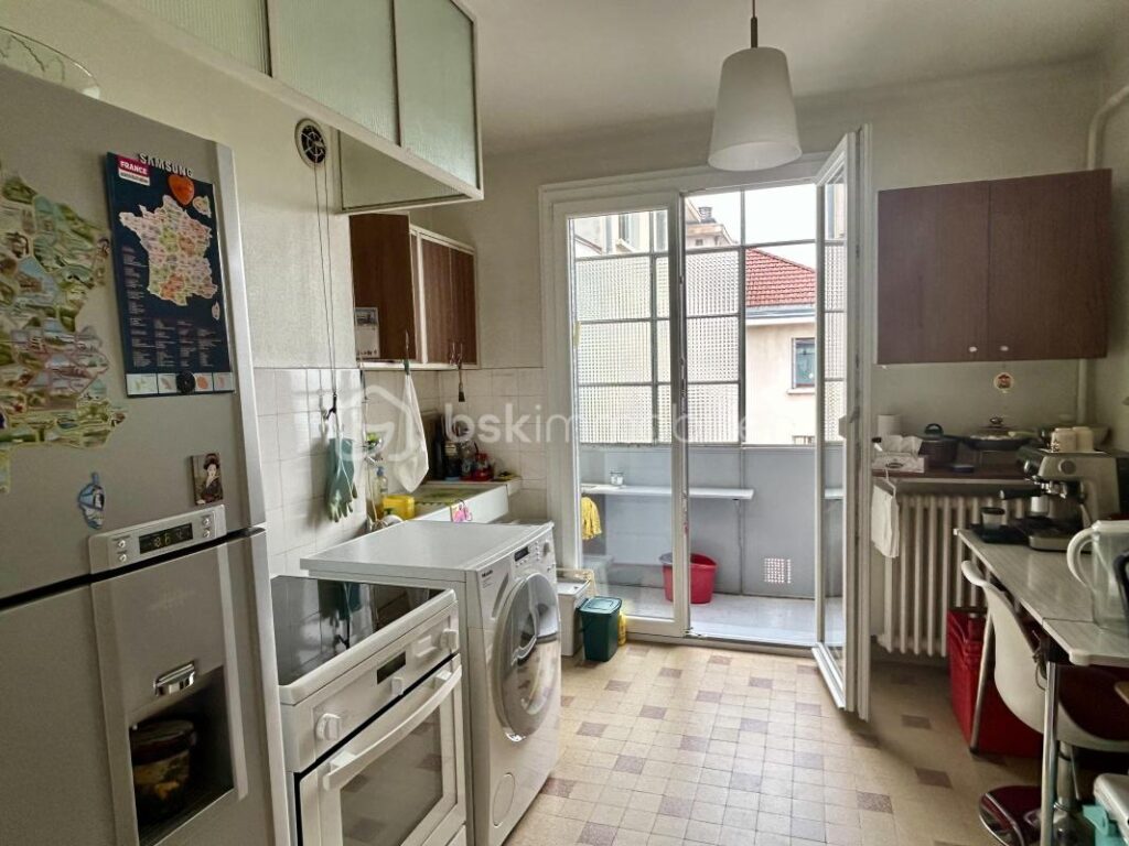 Annecy – T3 de 71m2 dernier étage vendu loué – Vue dégagée – 3 pièces – 2 chambres – 71 m²