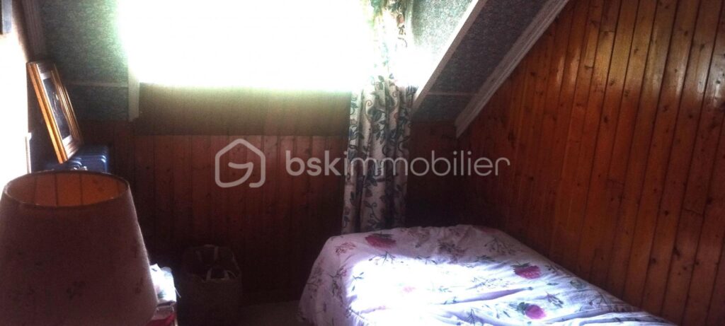 Charmante maison à ossature bois de 210 m² sur un terrain de 50 ares – 6 pièces – 3 chambres – 220 m²