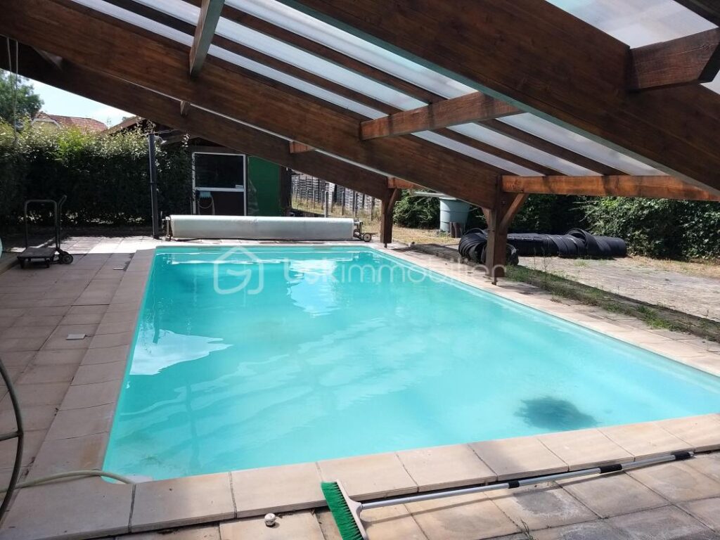 Maison familiale avec piscine et dépendances à Onesse-et-Laharie (40110) – 4 pièces – 3 chambres – 117 m²