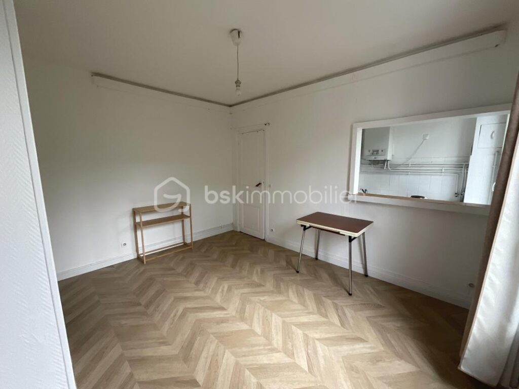 Appartement 2 pièces avec cave en sous-sol, proche métro 7 quatre chemins et RER E Pantin – 2 pièces – 1 chambre – 35 m²