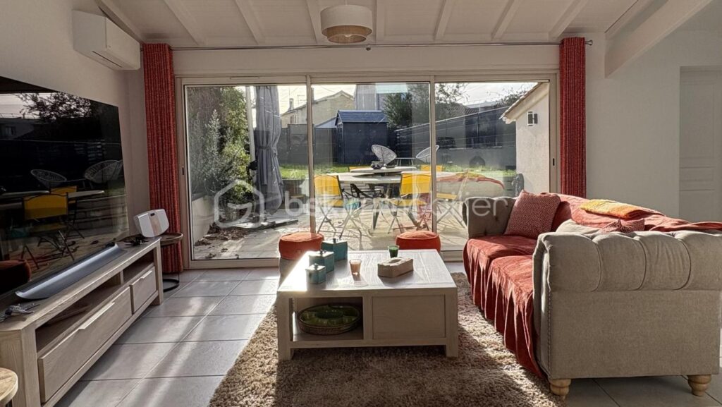 🏡 Rare en centre-ville de Bergerac – Maison 146 m² avec jardin et double garage – 6 pièces – 3 chambres – 146 m²