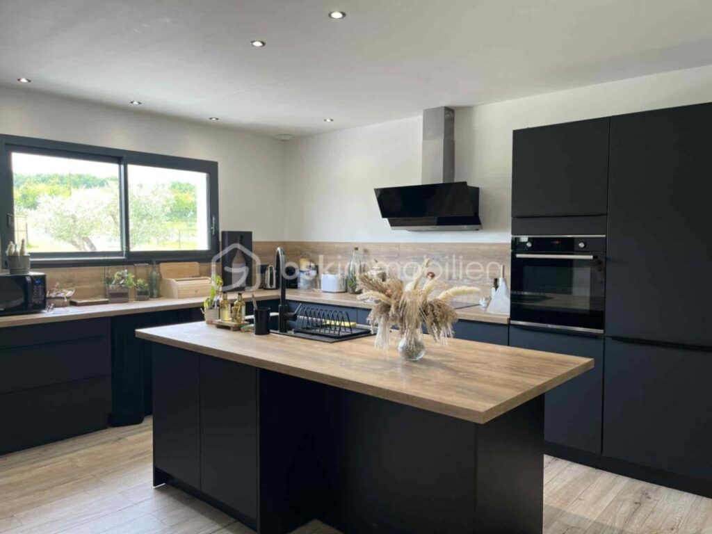 Superbe maison de plain-pied sous garantie décennale – 5 pièces – 4 chambres – 121 m²