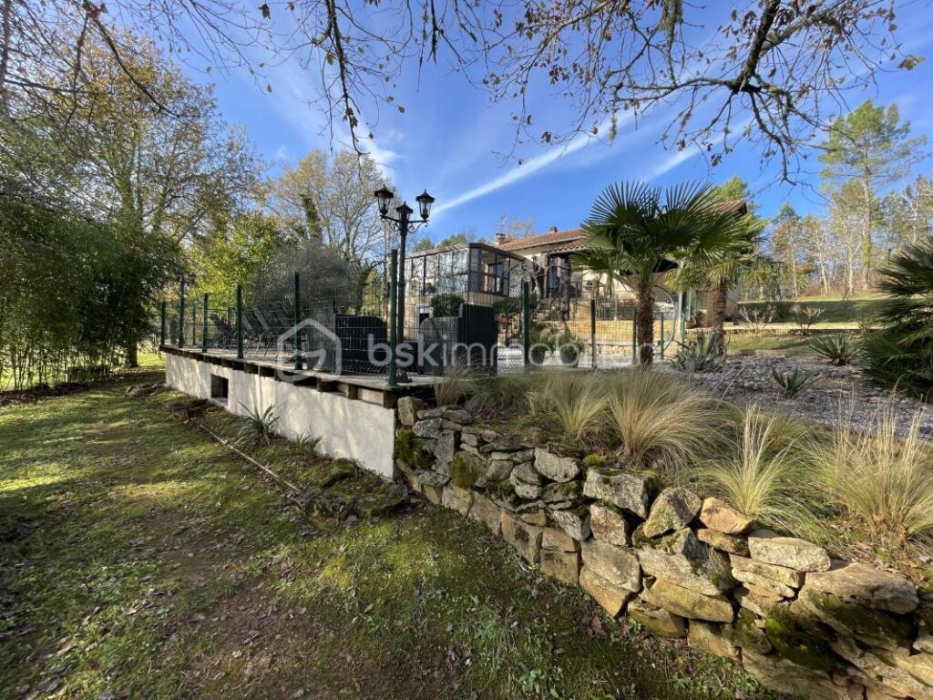 Propriété sans voisin proche, au calme absolu – 6 pièces – 4 chambres – 151 m²