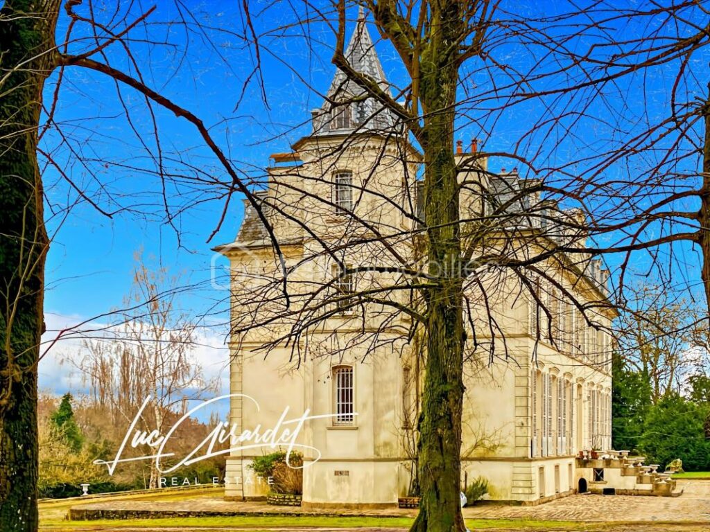 Château d’exception époque Napoléon III à réinventer avec parc et dépendances (Proche de Coulommiers (77120) – 15 pièces – 12 chambres – 750 m²