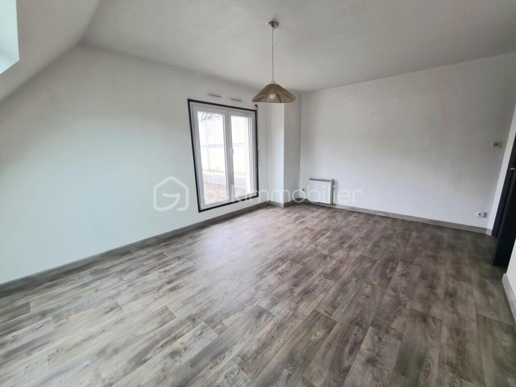 Charmant F2 avec terrasse – Dernier étage, vue dégagée sur les vignes – 2 pièces – 1 chambre – 54 m²