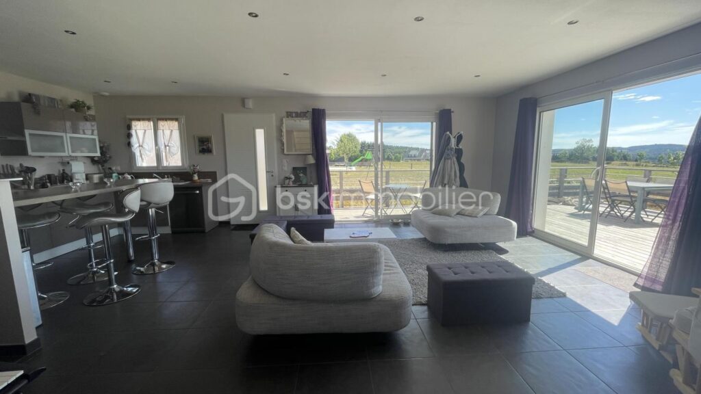 Maison récente – 7 pièces – 4 chambres – 140 m²