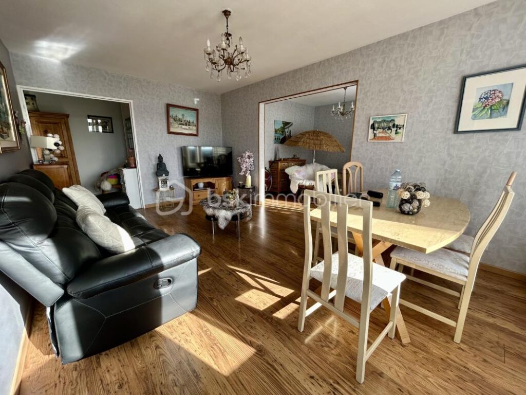 Appartement T4 de 77m2 proche Annecy – 4 pièces – 2 chambres – 77 m²