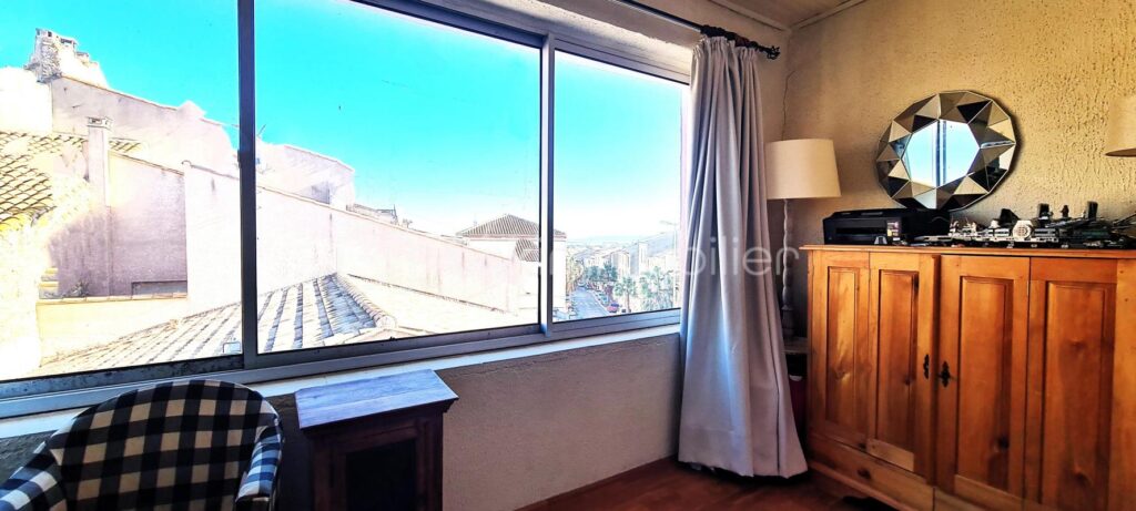 *** Maison de village de 146m²- Cour- Loggia- T2 en RDC- Vue- La Palme *** – 6 pièces – 3 chambres – 146 m²