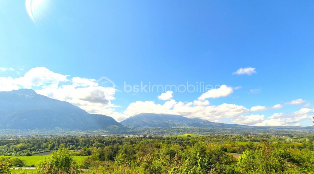 MAISON D’ARCHITECTE DE 361m2 – 8 pièces – 5 chambres – 361 m²