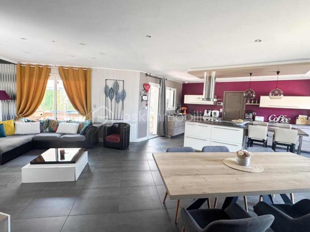 Maison de plain-pied 4 chambres 130m2 + véranda de 45m2 – 6 pièces – 4 chambres – 130 m²