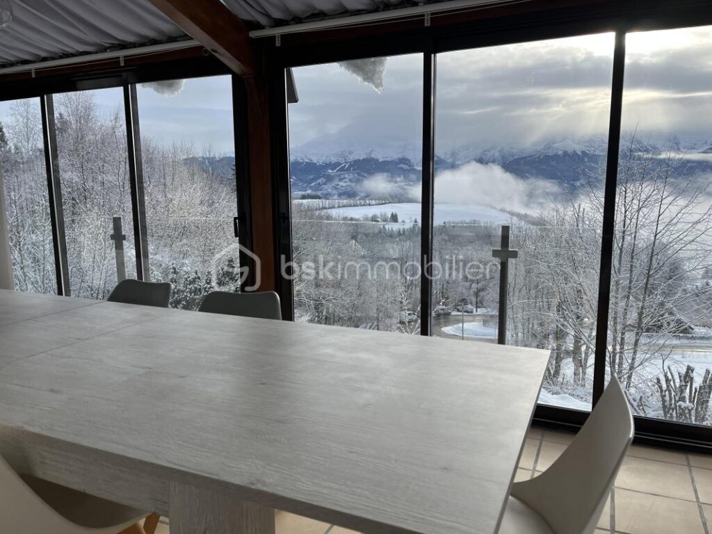 Magnifique maison de 138 m² sur une parcelle de 11680 ² – 6 pièces – 5 chambres – 138 m²