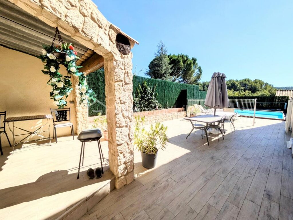 Maison contemporaine de 139m2 – 6 pièces – 4 chambres – 139 m²