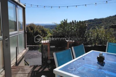 Maison – 3 pièces – 2 chambres – 77 m²