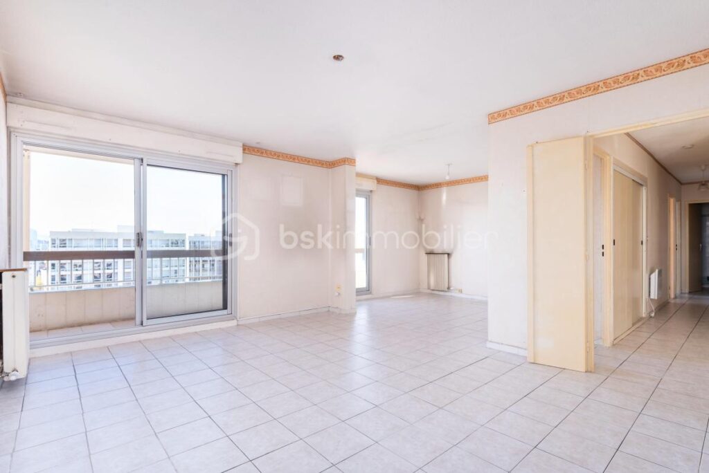 Appartement lumineux au sommet de Villeurbanne – 4 pièces – 3 chambres – 83 m²