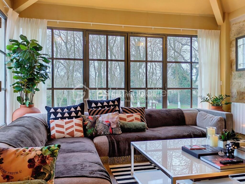 Superbe propriété rénovée – Piscine, dépendance & art de vivre en Camargue – 8 pièces – 4 chambres – 253 m²