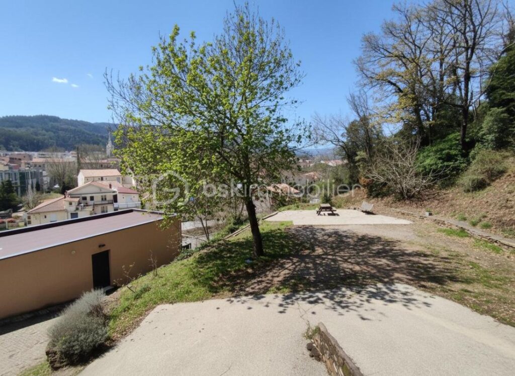 Grande maison de caractère entièrement rénovée, idéale résidence principale ou projet mixte – 10 pièces – 5 chambres – 166 m²