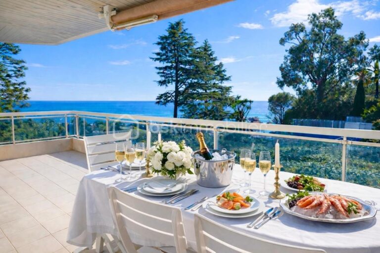 Cannes Croix-des-Gardes – Appartement 86m² – 3 pièces – Grande terrasse – vue mer – Piscine – Garage – 3 pièces – 2 chambres – 86 m²