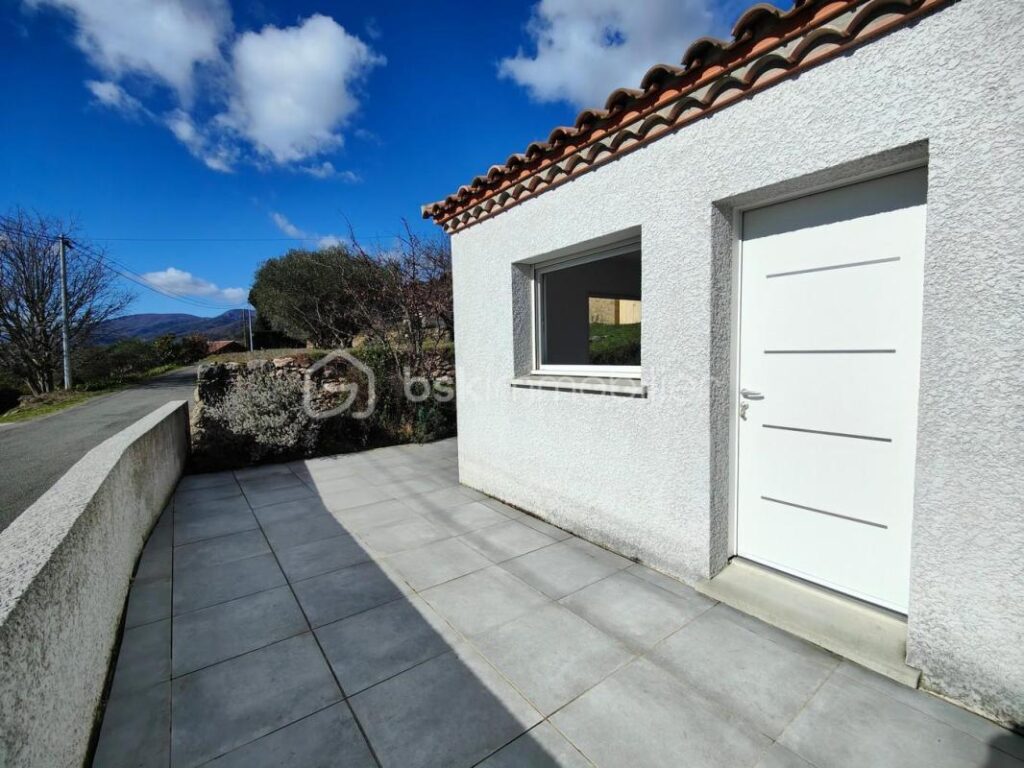 Villa quatre faces récente*** Exposition Sud*** Vue panoramique*** – 4 pièces – 3 chambres – 80 m²