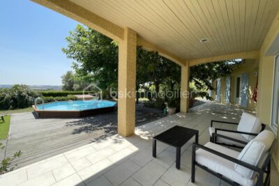 VILLA DE PLAIN PIED AVEC PISCINE – 5 pièces – 4 chambres – 146 m²