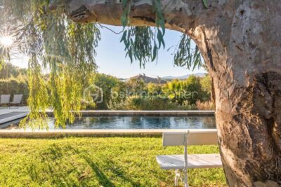 Une villa clés en main, alliant charme et sérénité dans un écrin de verdure – 5 pièces – 4 chambres – 170 m²