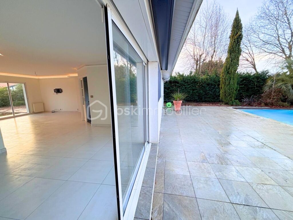 Maison de plain-pied, garage, piscine – 5 chambres – Environnement privilégié – 7 pièces – 5 chambres – 186 m²