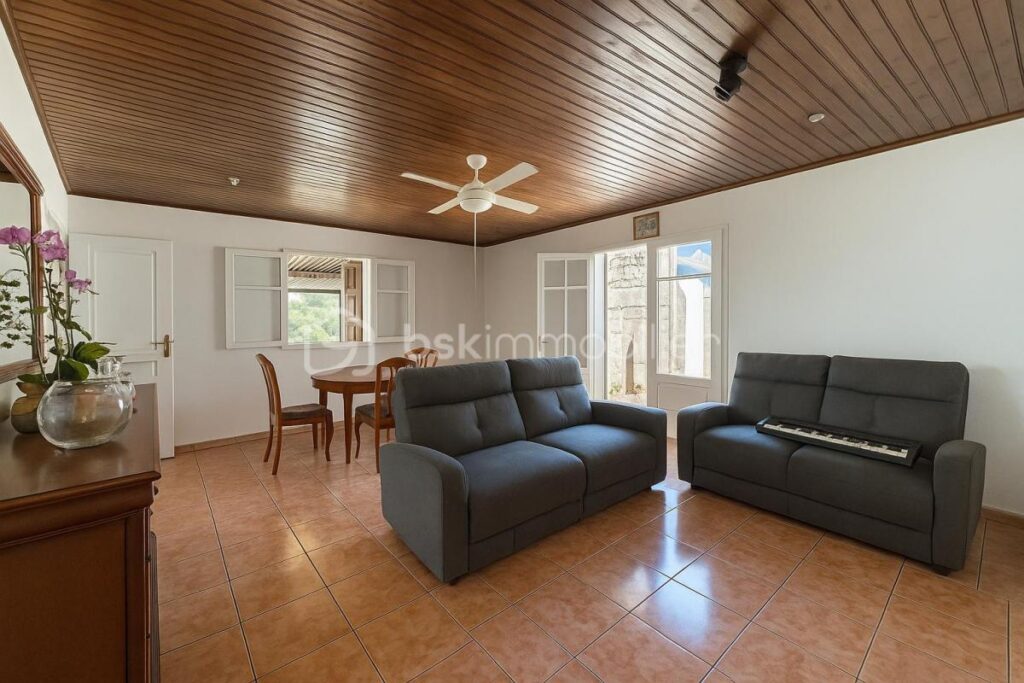 🏡 Maison 5 pièces – 93 m² – La Bretagne – Sur terrain constructible de 834 m² – Division possible – 5 pièces – 3 chambres – 93 m²