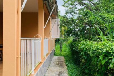 MAISON – 8 pièces – 6 chambres – 193 m²