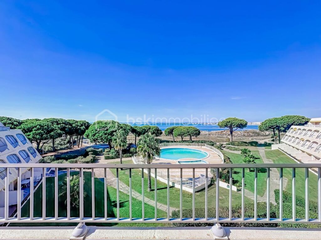 EXCLUSIVITÉ *** Magnifique Appartement T3 de standing Dernier étage Vue Mer Piscine à Port Camargue *** – 3 pièces – 2 chambres – 70 m²